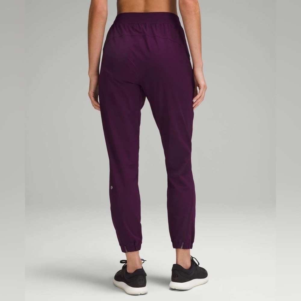 Lululemon Adapted State High-Rise Jogger *Full Length
Dramatic Magenta